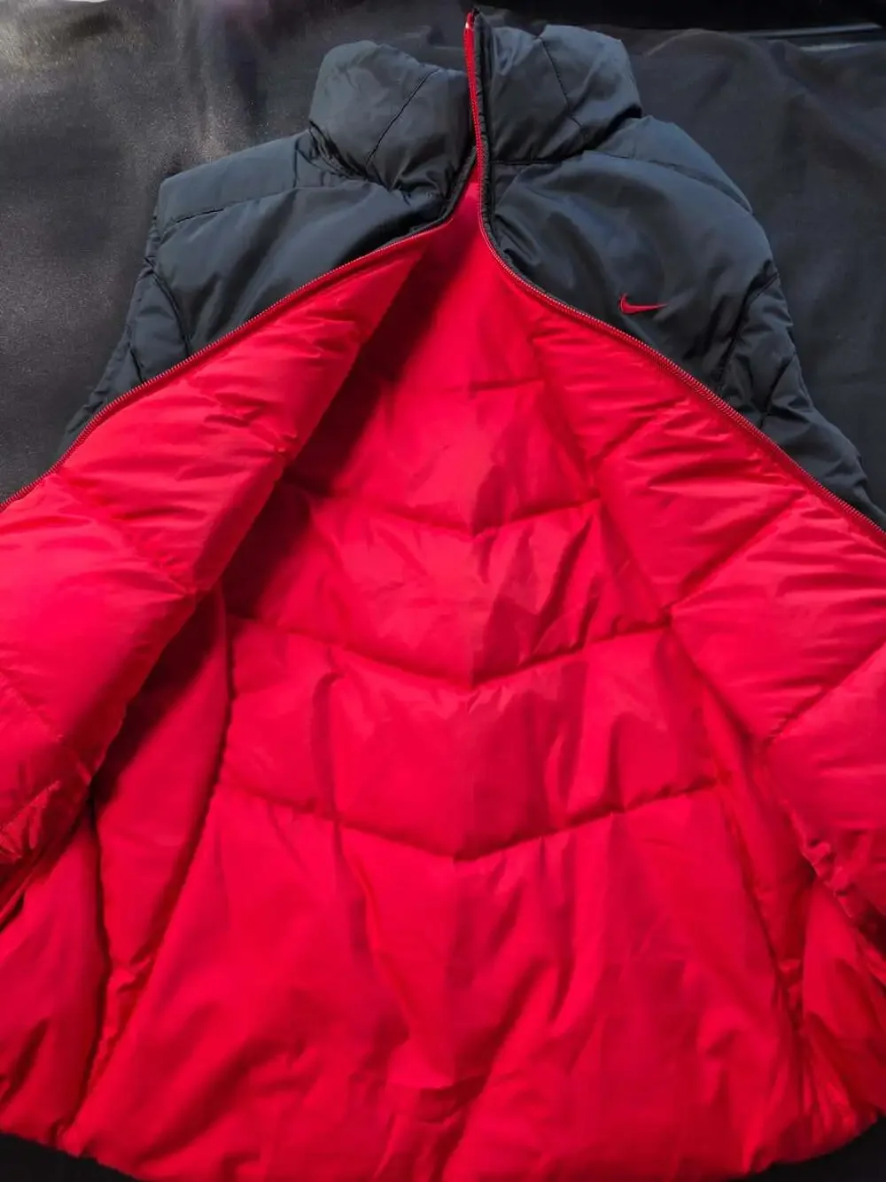 Nike Reversible Puffer Vest Black Red no sleeves